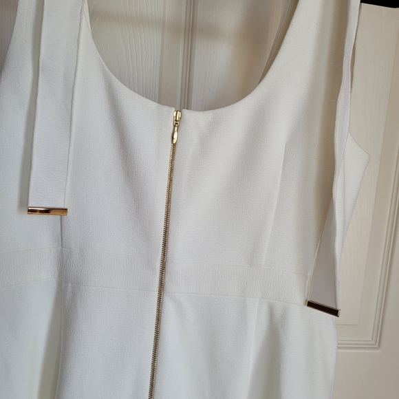 REBECCA VALLANCE (14) - Picture 5 of 8